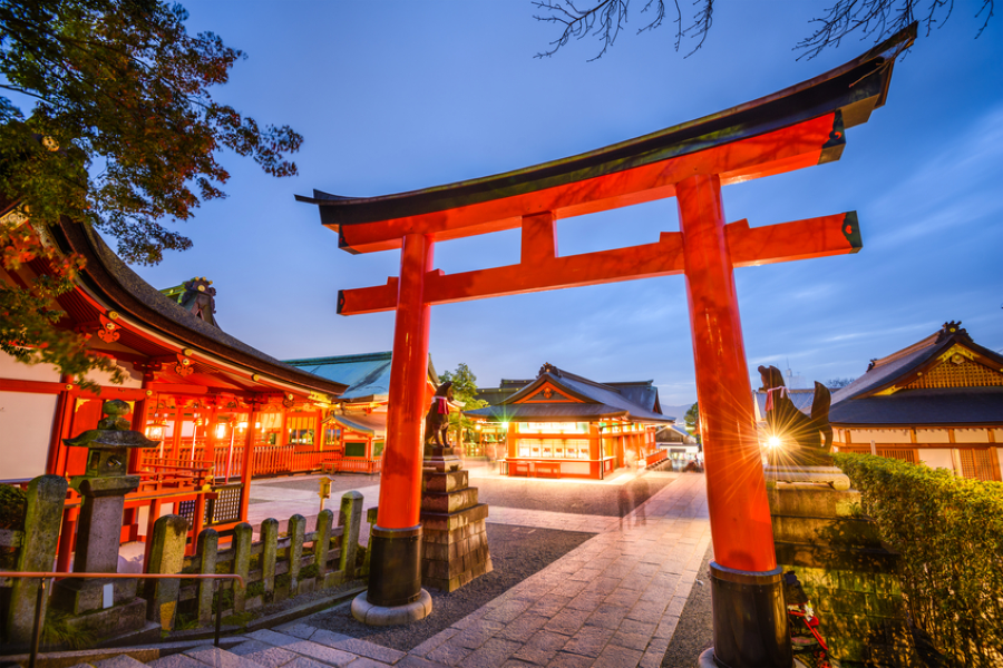 Fushimi Inari Taisha là một trong những địa điểm linh thiêng nhất của Kyoto