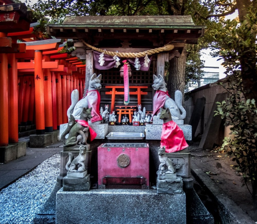 Cầu nguyện tại Thần Inari - Daimyojin được xem là một trải nghiệm tâm linh tại Fushimi Inari Taisha