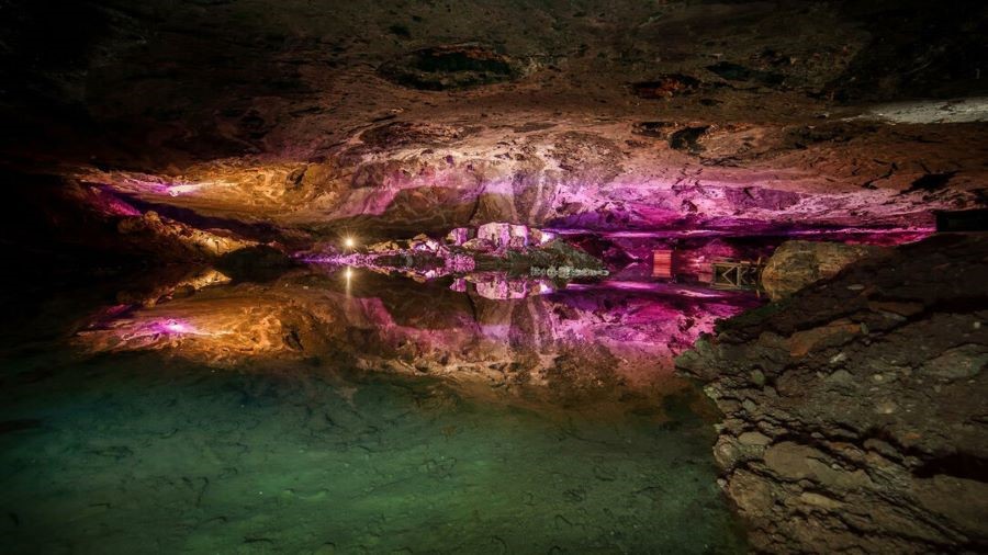 Mỏ muối Hallstatt - một trong những điểm đến tham quan hấp dẫn khi du lịch Áo