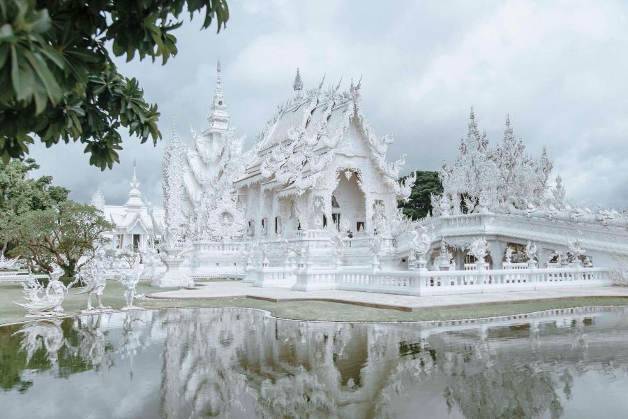 Chiêm ngưỡng vẻ đẹp tráng lệ tại Chùa trắng Thái Lan