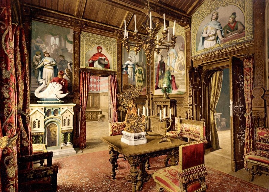 Nội thất trong lâu đài Neuschwanstein được bài trí vô cùng tỉ mỉ và sang trọng