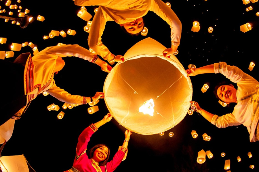 Tượng đài Ba Vua  là tâm điểm của lễ hội thả đèn Chiang Mai