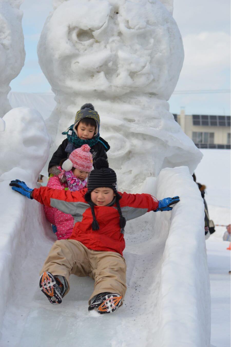 Lễ hội Mùa đông Asahikawa còn là một thiên đường cho những ai yêu thích các hoạt động vui chơi trên tuyết