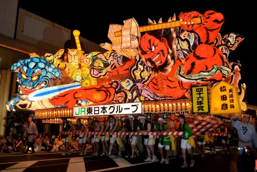 Lễ hội Nebuta Nhật Bản được diễn ra vào đầu tháng 8 hằng năm