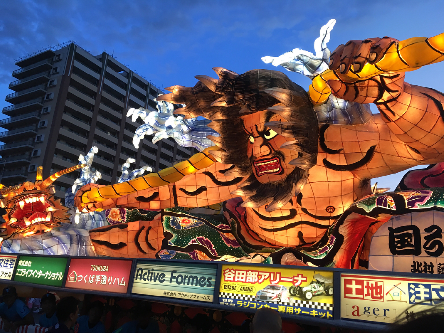 Những chiếc đèn lồng khổng lồ là biểu tượng đặc trưng nhất của lễ hội Nebuta