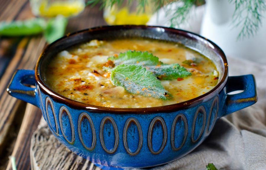 Cà ri Riha là món ngon nổi tiếng mà du khách nên thử khi đến Maldives 