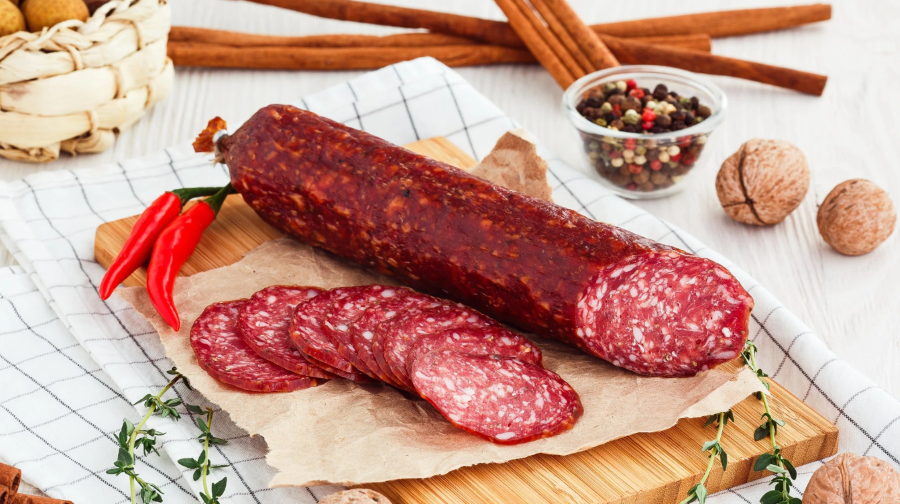 Chorizo là một món xúc xích phổ biến ở Tây Ban Nha 