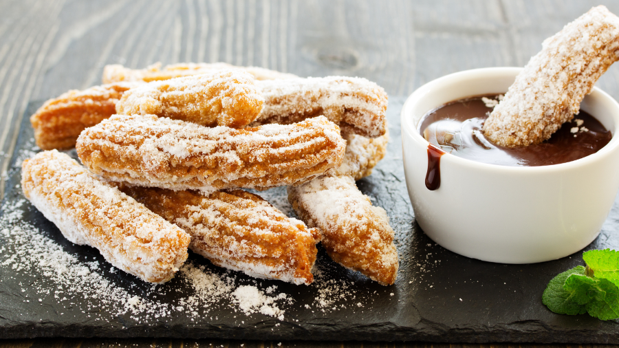 Bánh Churros với hương vị ngọt ngào có xen lẫn một chút mùi quế đặc trưng