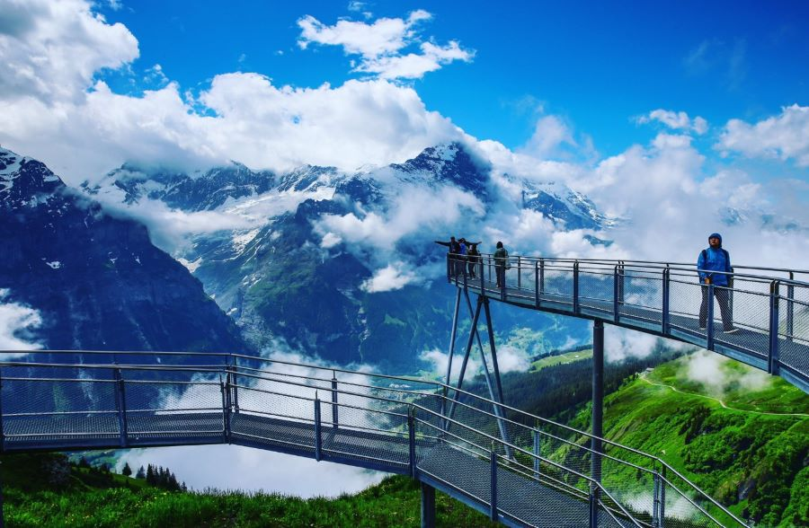 First Cliff Walk là một chiếc cầu treo nổi tiếng tại Grindelwald
