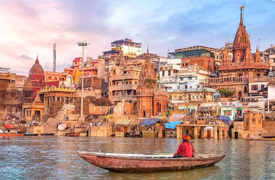 Varanasi là một thành phố cổ kính và linh thiêng của Ấn Độ