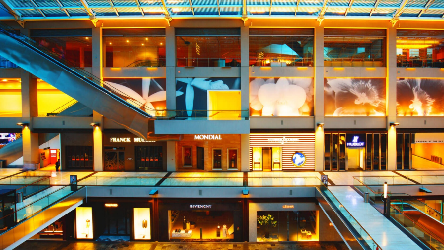 The Shoppes at Marina Bay Sands là một trong những trung tâm mua sắm Singapore hiện đại và sang trọng bậc nhất Đông Nam Á