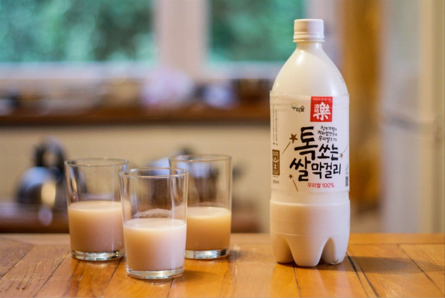 Makgeolli là một thức uống có lịch sử lâu đời và được cả người dân địa phương lẫn các tín đồ du lịch Hàn Quốc yêu thích