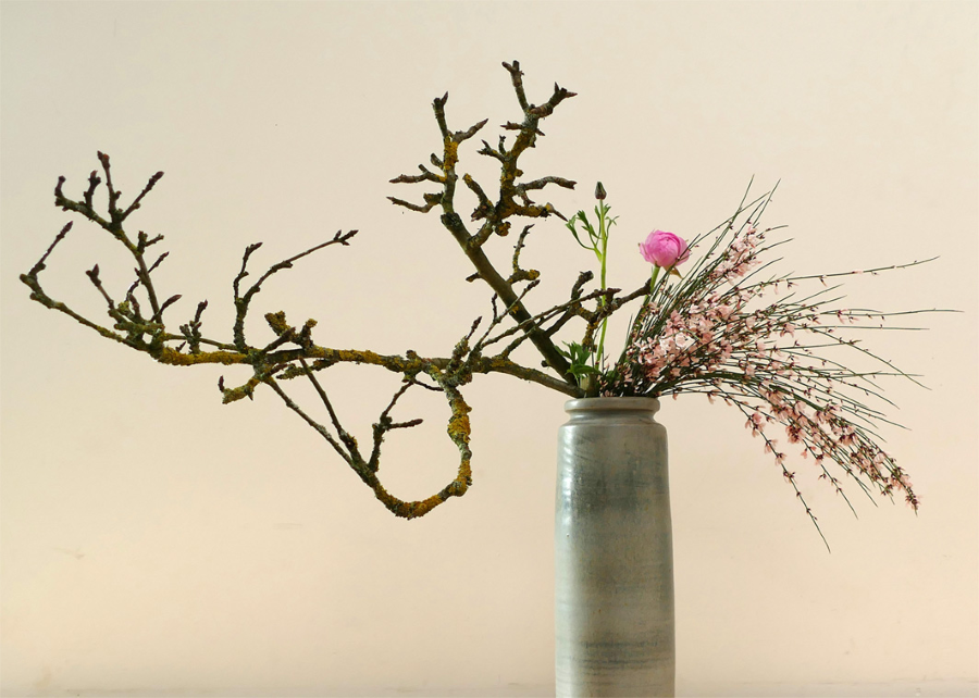 Ikebana là một thú vui tao nhã để tu dưỡng tâm hồn, rèn luyện tính kiên nhẫn và trân trọng vẻ đẹp thiên nhiên