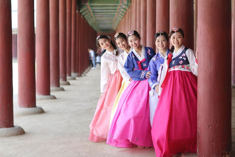 Hanbok chính là bộ trang phục truyền thống độc đáo của người dân xứ Hàn