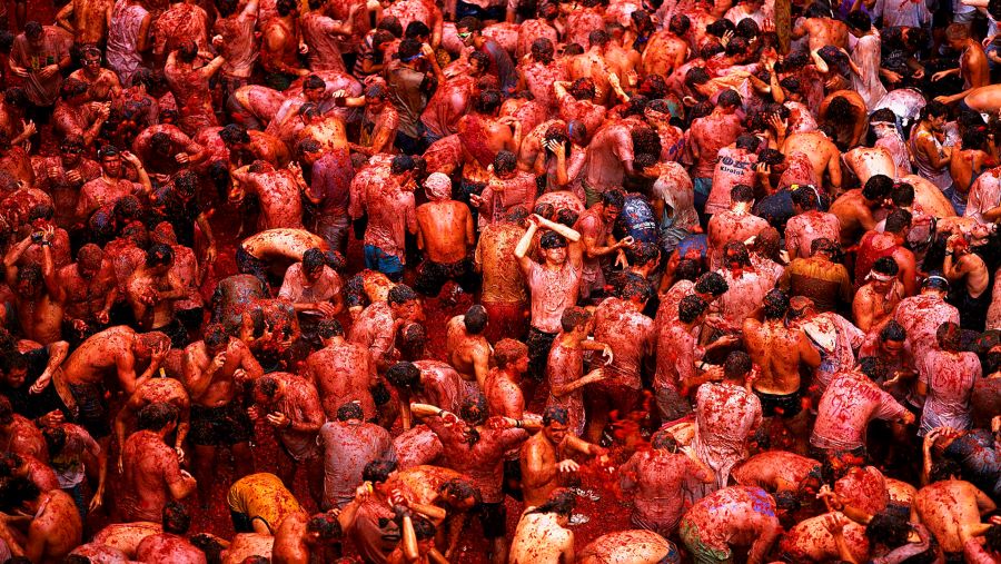 Lễ hội cà chua Tomatina được diễn ra vào ngày thứ 4 cuối cùng trong tháng 8 hằng năm