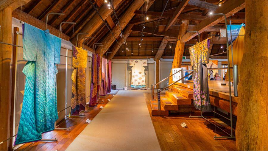 Ghé thăm bảo tàng Itchiku Kubota là một trải nghiệm văn hóa sâu sắc và thú vị khi đến núi Phú Sĩ