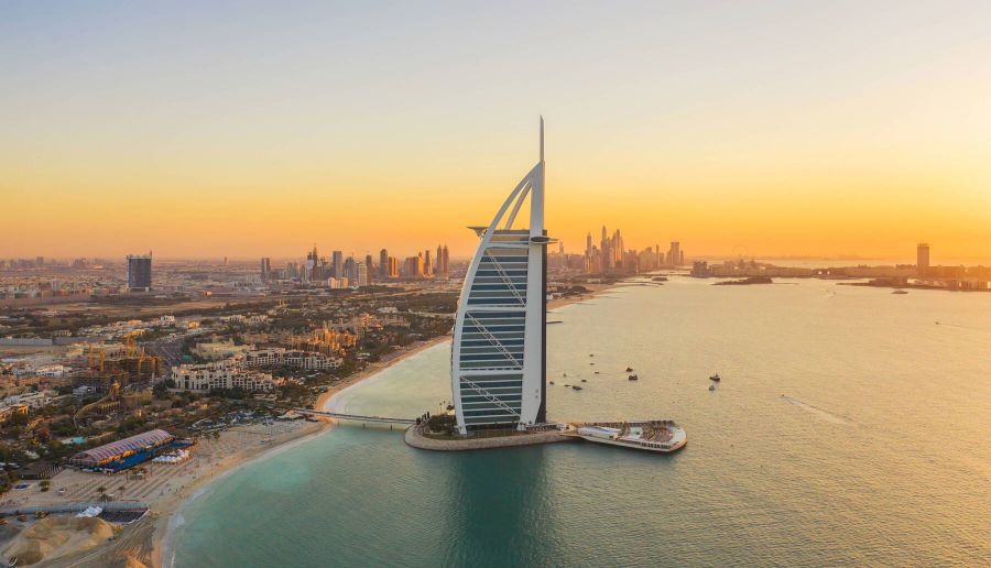 Khách sạn 7 sao Burj Al Arab sở hữu chiều cao lý tưởng lên đến 321m, là khách sạn cao thứ 4 trên thế giới