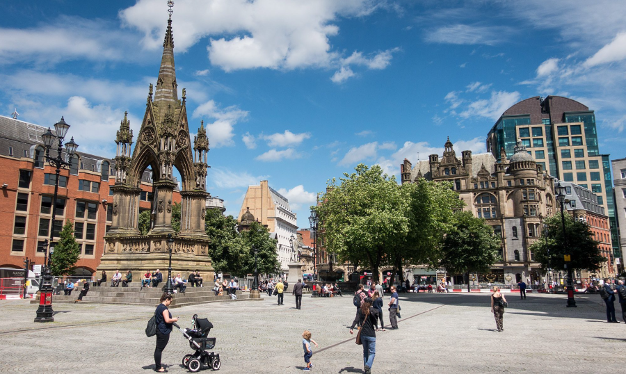 Quảng trường Albert là nơi diễn ra nhiều sự kiện văn hóa, lịch sử, lễ diễu hành ăn mừng chiến thắng, lễ hội nổi tiếng,...