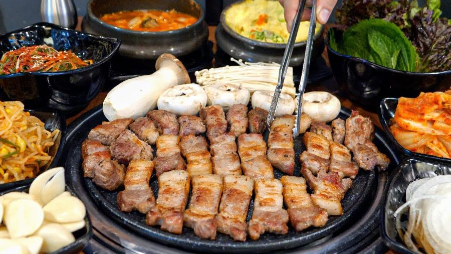 Samgyeopsal - món thịt ba chỉ heo nướng thơm ngon hấp dẫn khó ai có thể chối từ