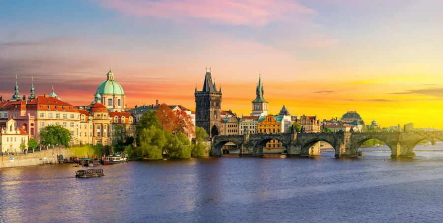 Bức tranh thiên nhiên tươi đẹp mỹ miều tại cầu Charles “hút hồn” du khách