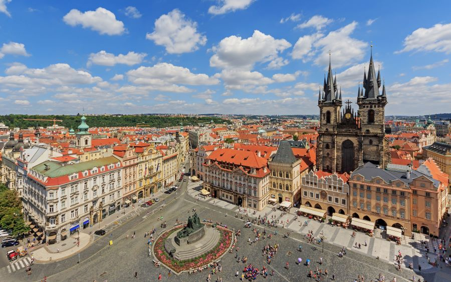 Khu phố cổ Old Town là một trong những khu phố cổ lâu đời nhất ở thủ đô Praha
