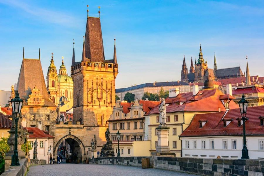 Praha có sự giao thoa đặc biệt giữa các nghệ thuật kiến trúc đặc sắc khác nhau