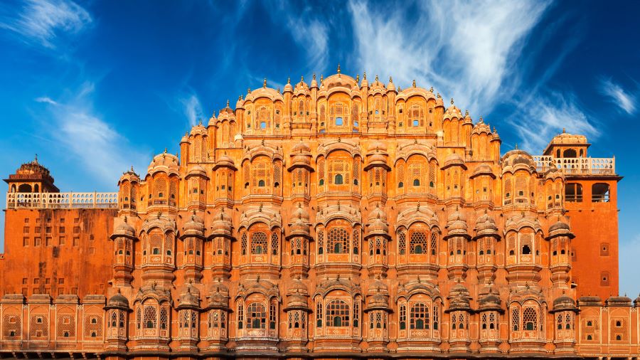 Cung điện Hawa Mahal hay “Cung điện gió” là một trong những công trình kiến trúc đồ sộ bậc nhất Ấn Độ