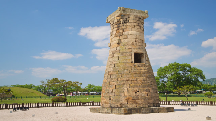 Đài thiên văn Cheomseongdae là một trong những điểm đến hấp dẫn nhất khi du lịch Hàn Quốc