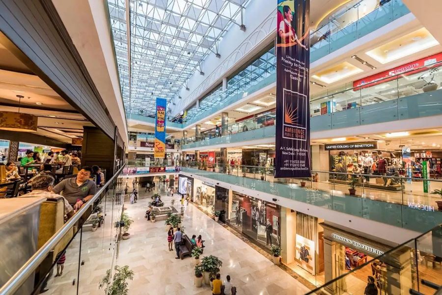 Đừng quên ghé qua mua sắm ít đồ tại những trung tâm thương mại tại đất Ấn