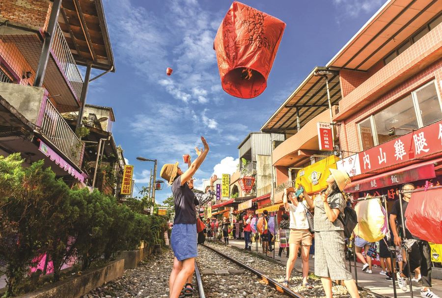 Lễ hội đèn trời mang đậm tính văn hoá truyền thống của xứ Đài