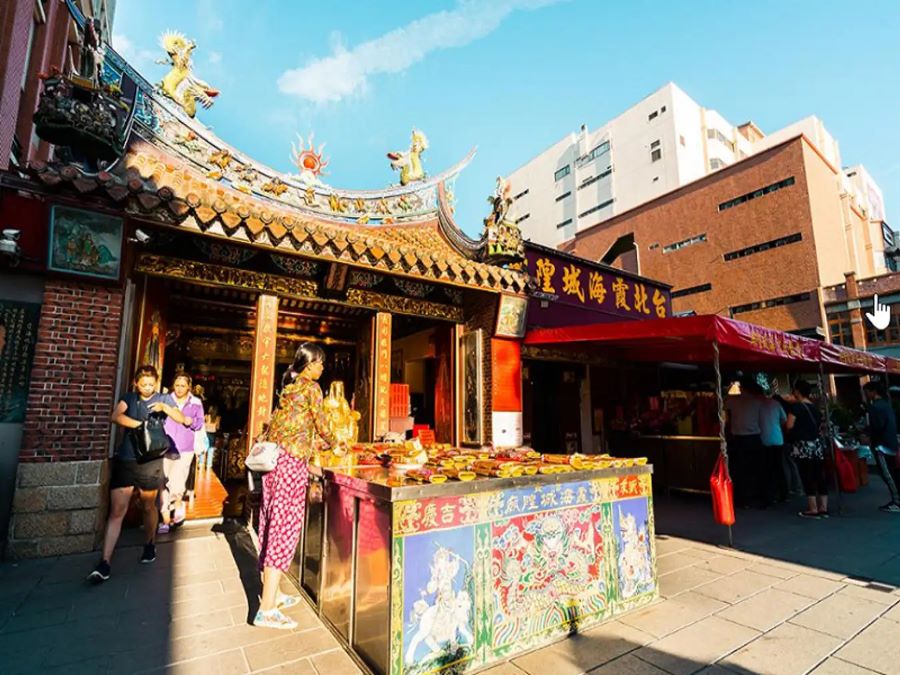 Đền thành phố Thập Phần được xây dựng từ những năm 1859