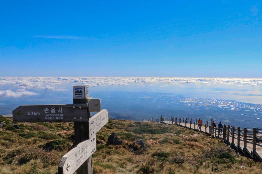 Chinh phục Hallasan là một thử thách thú vị dành cho những người yêu thích leo núi và khám phá thiên nhiên