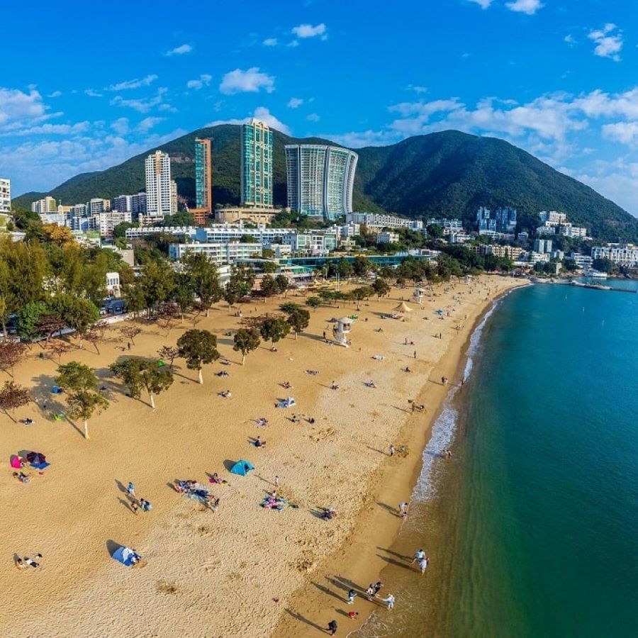 Vịnh Nước Cạn sở hữu bầu không khí vô cùng yên tĩnh và trong lành