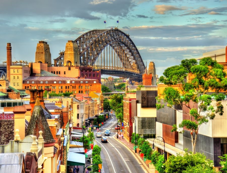 Khu phố cổ The Rocks sở hữu hơn 50 quán cà phê, nhà hàng và khách sạn với nhiều mức giá và kiểu cách khác nhau