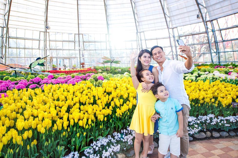 Khám phá "khu vườn cổ tích" Keukenhof đầy hoa Tulip 