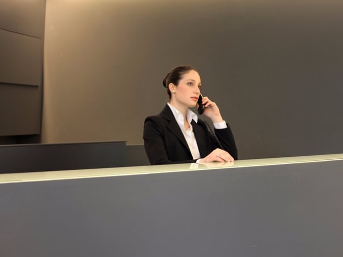 kiem tra nhan vien le tan-min