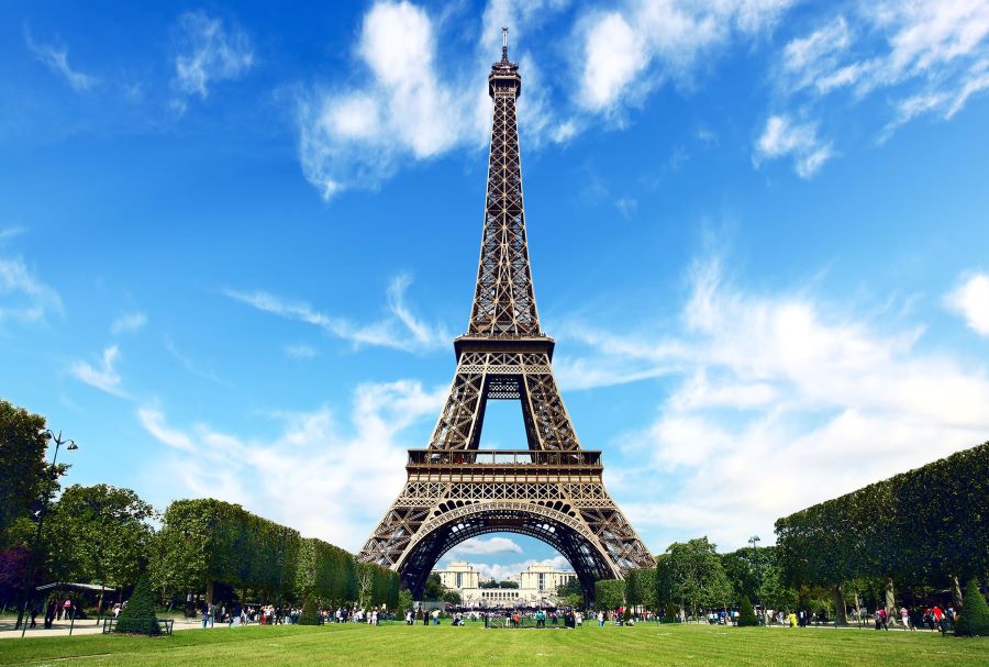 Tổng thể tháo Eiffel với 3 tầng chắc chắn