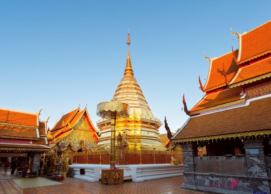 Chùa Phrathat Doi Suthep là một trong những ngôi chùa nổi tiếng thiêng liêng tại Chiang Mai