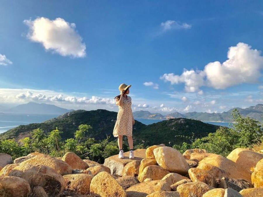 Gành Dầu cung cấp một khung cảnh tuyệt đẹp và là một điểm ngắm hoàng hôn tuyệt vời