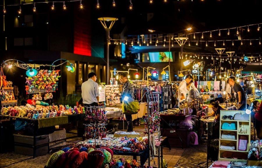 Chợ đêm tại Chiang Rai luôn là nơi sầm uất và tấp nập người qua lại