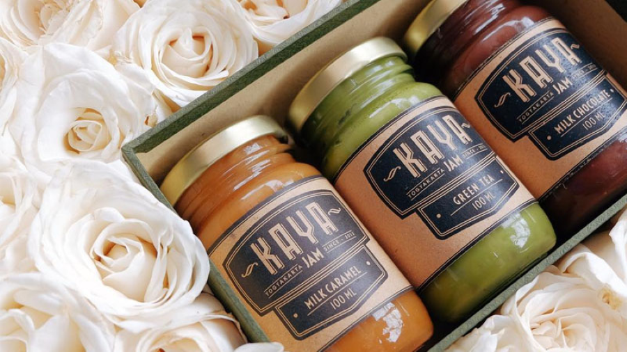 Mứt Kaya, với hương vị ngọt ngào, béo ngậy đặc trưng từ dừa và trứng gà tươi, sẽ khiến bất kỳ ai yêu thích đồ ngọt cũng phải say mê