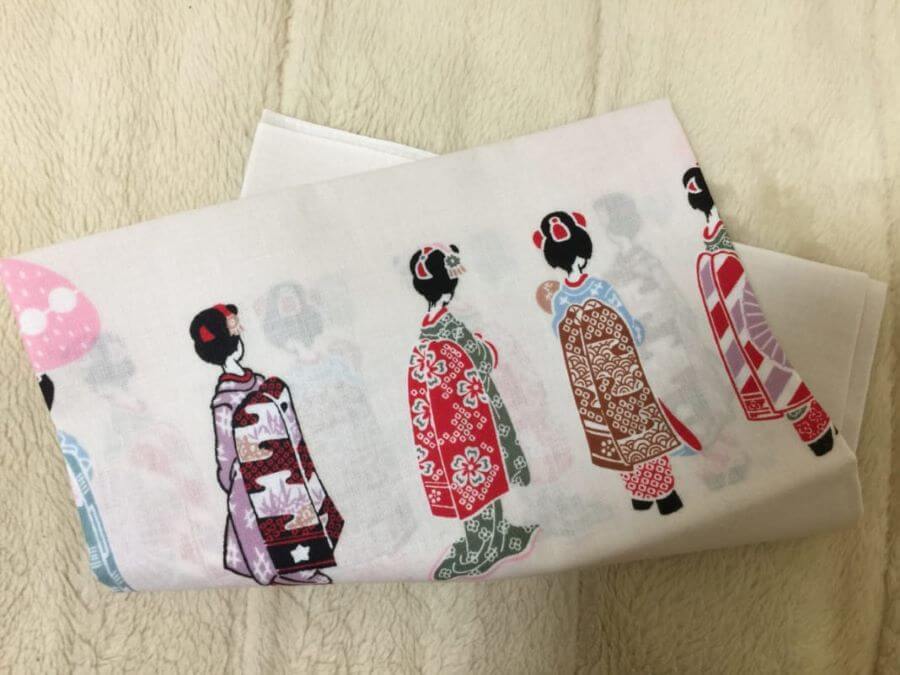 Khăn tenugui là một trong những món quà phổ biến nhất tại Kinosaki Onsen