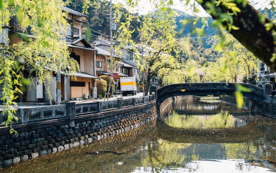Kinosaki Onsen thu hút du khách bởi vẻ đẹp yên bình của thiên nhiên