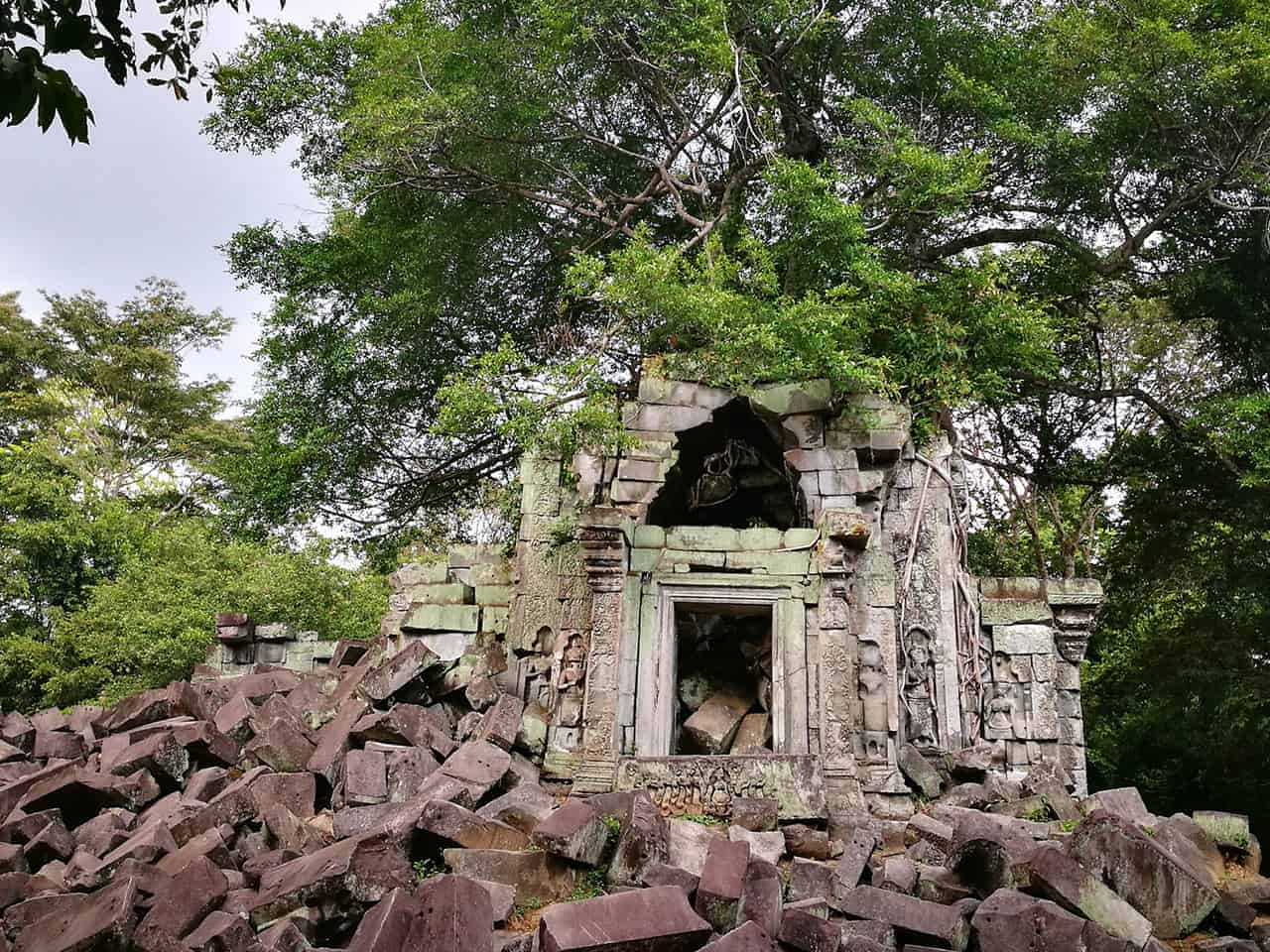 Koh Ker - Cố đô "yểu mệnh", huyền bí
