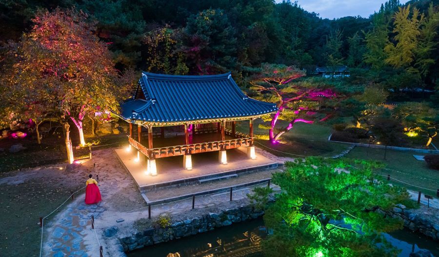 Korean Folk Village không chỉ giúp bạn hiểu rõ hơn về lịch sử và văn hóa của đất nước này mà còn mang đến những trải nghiệm thú vị