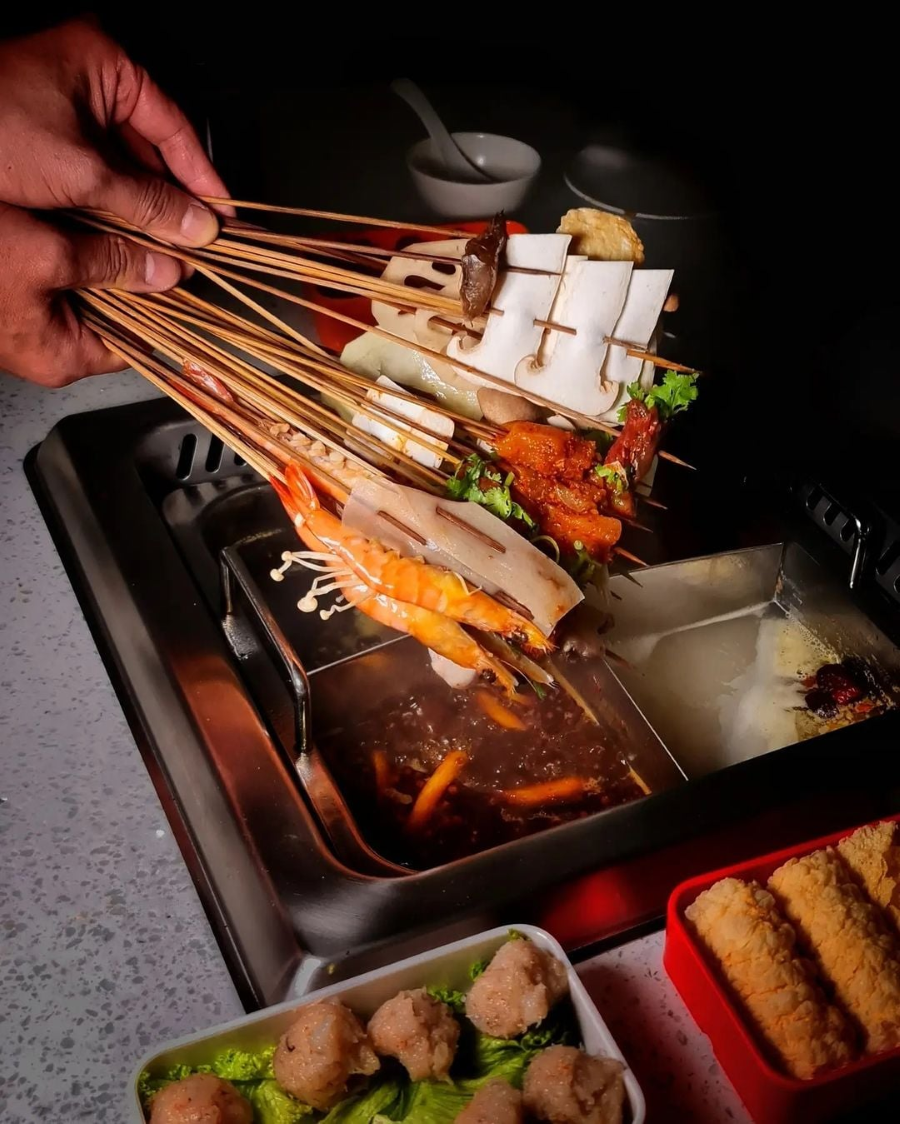 Lẩu Xiên chinh phục khẩu vị du khách bởi sự mới mẻ và hương vị khó cưỡng
