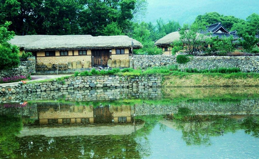 Làng cổ Oeam là điểm đến lý tưởng dành cho những tâm hồn đang tìm kiếm chút yên bình và tĩnh lặng 