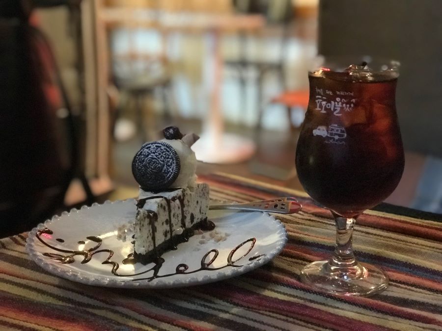 Hoho Myoll còn chinh phục thực khách bởi hương vị những chiếc bánh ngọt ngào và thức uống thơm ngon