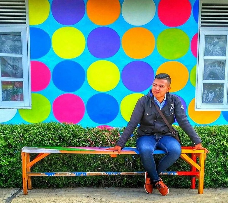 Ngôi làng cầu vồng khiến dân "sống ảo" chao đảo ở Indonesia