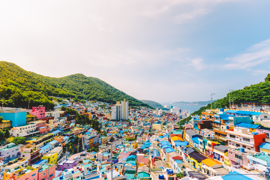 Làng văn hóa Gamcheon là một điểm đến không thể bỏ qua với những ai yêu thích vẻ đẹp độc đáo và lãng mạn